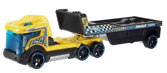 Hot Wheels- Camion da pista per acrobazie extra-large, giocattolo per bambini 3+anni - 6