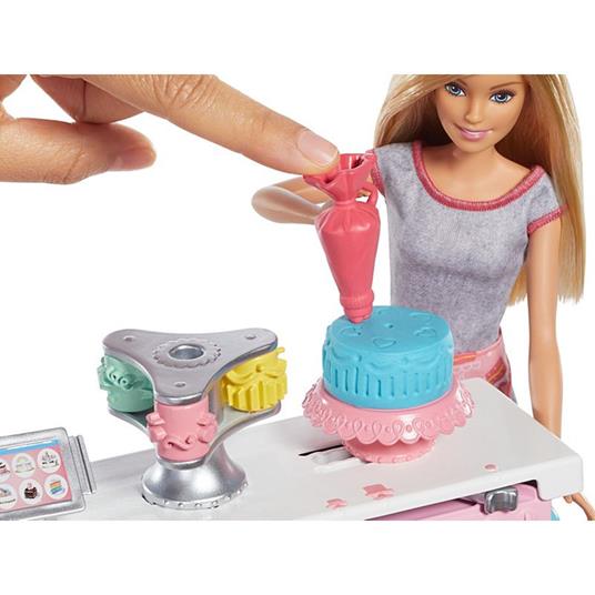 Barbie Playset Pasticceria con Bambola e Accessori da Cucina, 3+ Anni.  Mattel (GFP59) - Barbie - Barbie I Can Be - Bambole Fashion - Giocattoli |  Feltrinelli