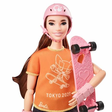 Barbie Carriere Giochi Olimpici Tokyo 2020, Bambola Skateboarder con Accessori Giocattolo per Bambini 3+ Anni, GJL78 - 4