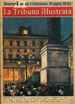 Visione fine di secolo. La romana Piazza Colonna é affollatissima: suona la celebre Banda Comunale diretta dal maestro Vessella. Gli strilloni vendono le copie de La Tribuna illustrata: novità editoriale di quell'ormai lontano 1890