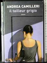 Il tailleur grigio