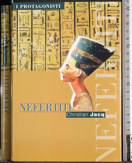 Nefertiti - Christian Jacq - copertina