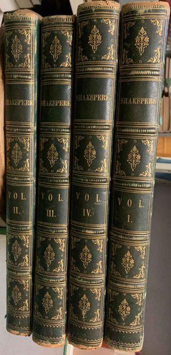 The works of Shakspere with notes. Insieme a A biography os William Shakspere. Opera completa divisa in 4 volumi - Charles Knight - copertina