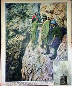 consegna del labaro donato dal Fascio Femminile di Trento alla 41.a Legione della Milizia è avvenuta a 2821 metri d'altezza, sulla cima della Torre Stabler nel Vajolet: ecco l'intrepida pattuglia, col cappellano, la madrina e l'