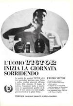 L' uomo Victor inizia la giornata sorridendo. Advertising 1960