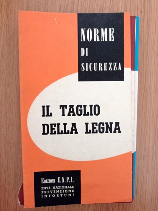 Il successo del manuale su come tagliare la legna - Il Post