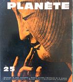 Planete. La premiere revue de Bibliotheque 25 novembre