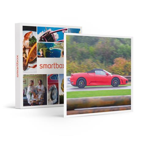 SMARTBOX - Adrenalina sul Circuito di Arese: 1 giro su Ferrari o Lamborghini con video ricordo incluso - Cofanetto regalo - 2