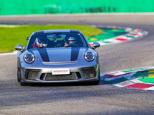 SMARTBOX - Porsche 911 GT3 in pista: 2 giri al volante presso il Circuito  di Monza - Cofanetto regalo - Smartbox - Idee regalo | laFeltrinelli