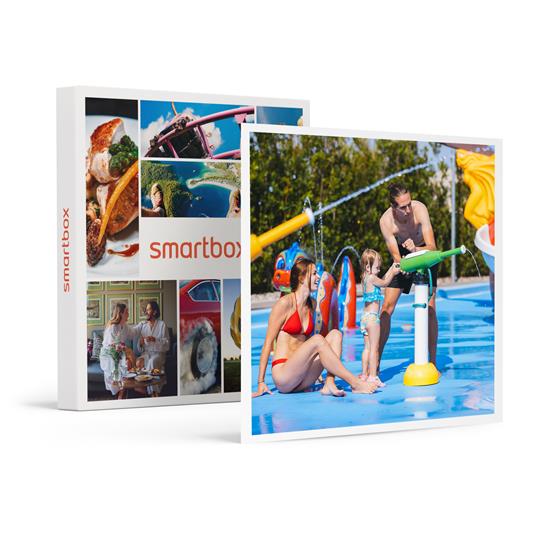 SMARTBOX - Divertimento in famiglia: ingresso giornaliero per 2 adulti e 2 bambini ad Acquaworld - Cofanetto regalo