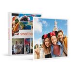 SMARTBOX - 1 biglietto datato Alta Stagione valido per 1 Parco Disney® a scelta per 2 adulti e 1 bambino - Cofanetto regalo