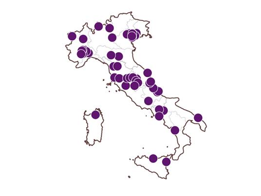 SMARTBOX - Soggiorno alla scoperta del vino - Cofanetto regalo - 1 o 2 notti per 2 persone con visita alla cantina o ai vigneti - 3