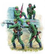 German Panzergrenadiers Plastic Kit 1:35 Model Z3582