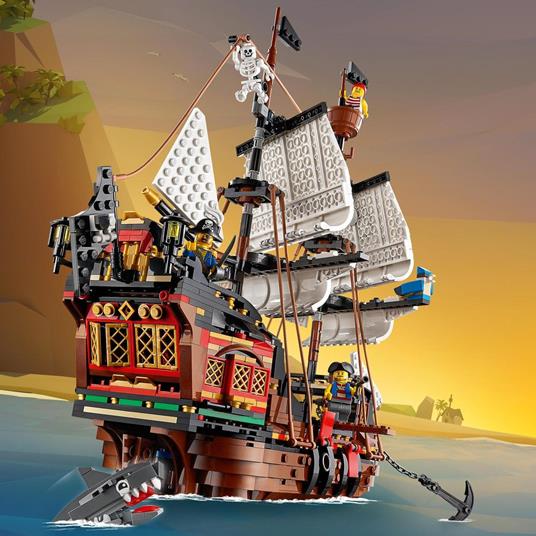 LEGO Creator 31109 Galeone dei Pirati, Set 3 in 1 con Nave Giocattolo,  Locanda e Isola del Teschio, Minifigure e Squalo - LEGO - Creator -  Imbarcazioni - Giocattoli | Feltrinelli
