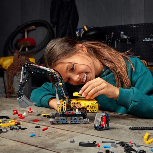 LEGO Technic 42121 Escavatore Pesante, Trattore, Modellino 2 in 1, Kit di  Costruzione Veicolo Scavatore per Bambini - LEGO - Technic - Mezzi pesanti  - Giocattoli | Feltrinelli