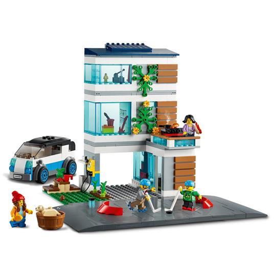 LEGO City 60291 Villetta Familiare, Casa delle Bambole, Giochi per Bambini  dai 5 Anni, 4 Minifigure, Idee Regalo - LEGO - City - Edifici e  architettura - Giocattoli | laFeltrinelli