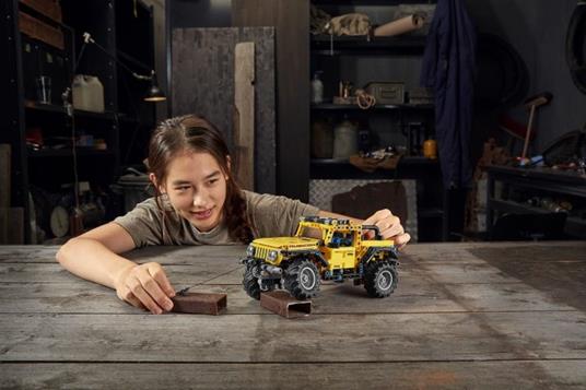 LEGO Technic 42122 Jeep Wrangler 4x4, Macchina Giocattolo, Set da  Costruzione SUV Fuoristrada, Idea Regalo per Bambini - LEGO - Technic -  Automobili - Giocattoli | Feltrinelli