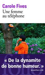 Une femme au téléphone