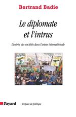 Le diplomate et l'intrus