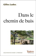 Dans le chemin de buis