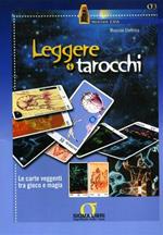 Leggere i tarocchi. Con gadget