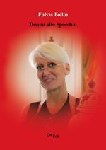 Donna allo specchio