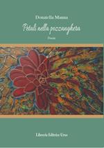 Petali nella pozzanghera