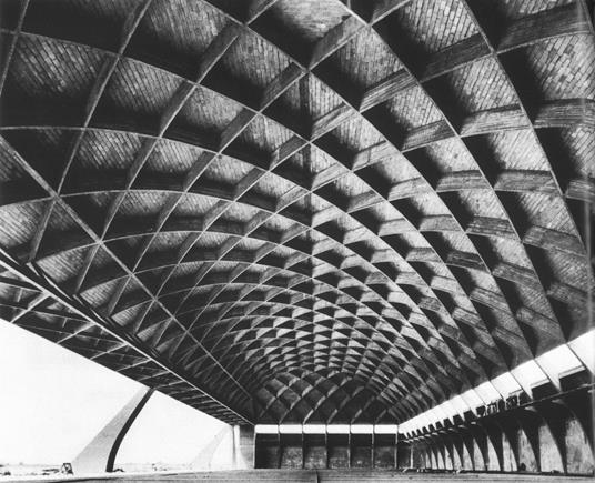 Pier Luigi Nervi. L'Ambasciata d'Italia a Brasilia - Tullia Iori,Sergio Poretti - 2