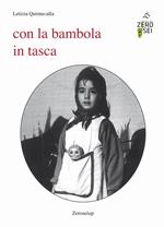 Con la bambola in tasca